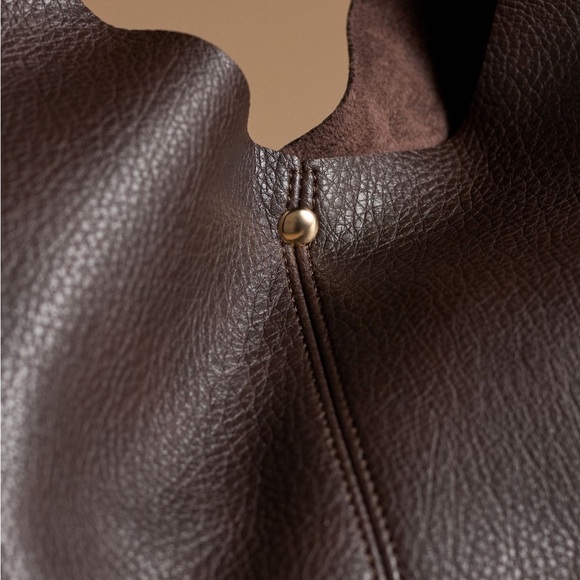 NWT love knot slouchy bag - Picture 2 of 8